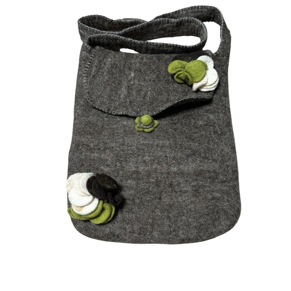 Handmade Gray Felt Shoulder Bag with Floral Accents - Picture 3 of 5